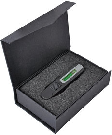 Нож многофункциональный c фонариком и уровнем в подарочной упаковке; 13,5х9х3,5 см; металл, резина