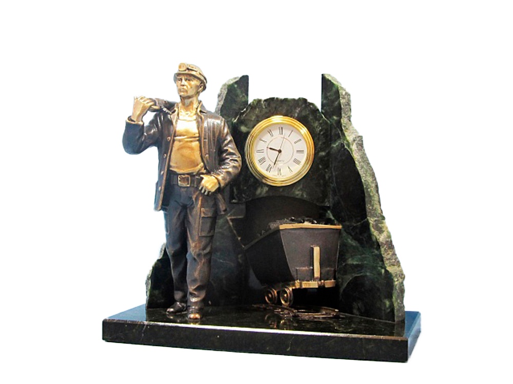 Артикул: K300659 — Настольные часы «Угольная сага»