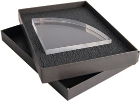Награда SEGMENT в подарочной коробке, прямые грани матовые, дуга с фаской, 140х140х25 мм, акрил