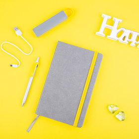 Набор  FANCY:Универсальный аккумулятор(2200мAh), блокнот и ручка в подарочной коробке,желтый, шт